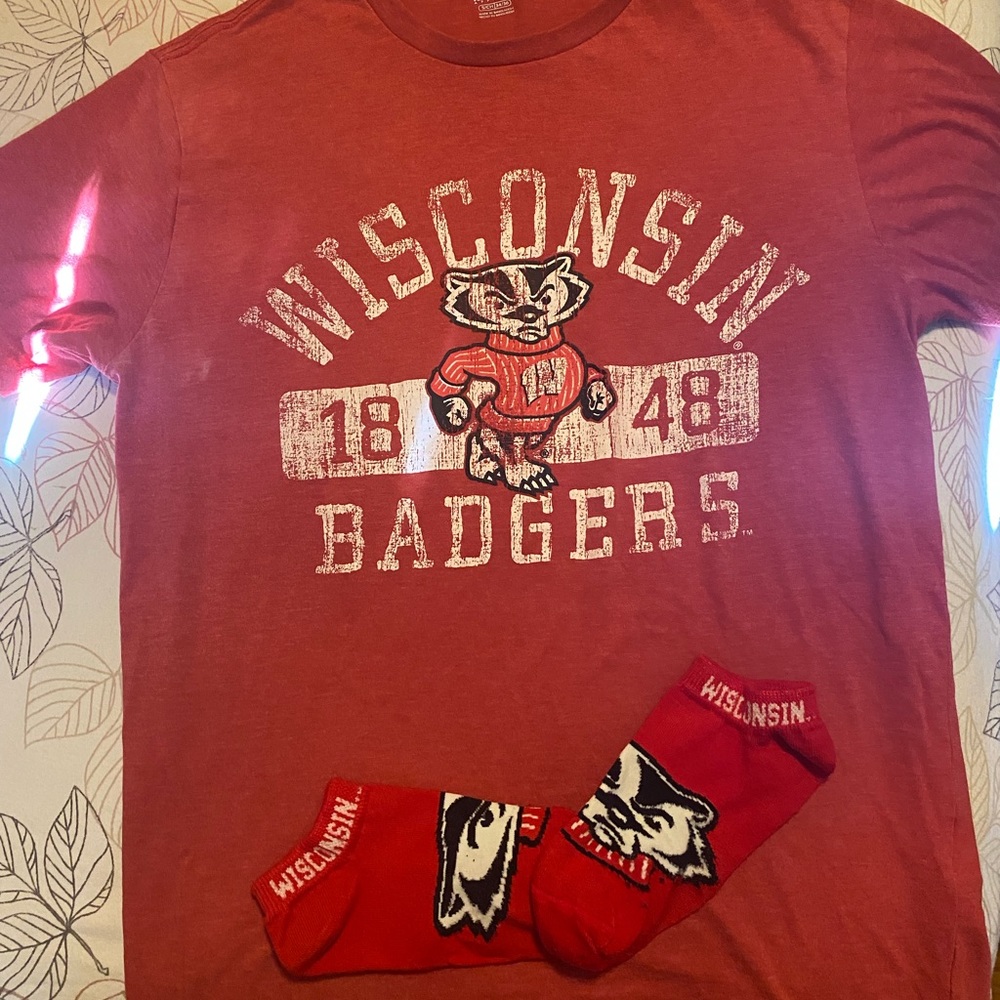 Mens Wisconsin T Shirt and Sock Bundle